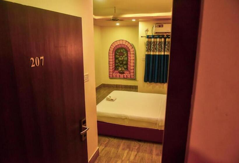 اتاق لوکس, Ratna Resort Near Bhubaneswar Airport