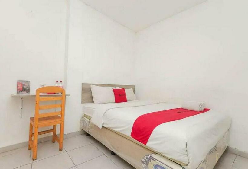 Номер Economy, Reddoorz Near Kaza Mall Surabaya