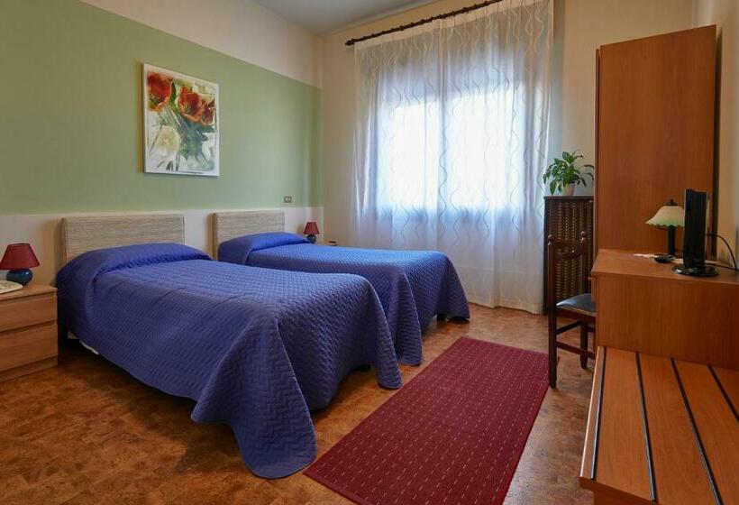 标准间, Albergo Europa