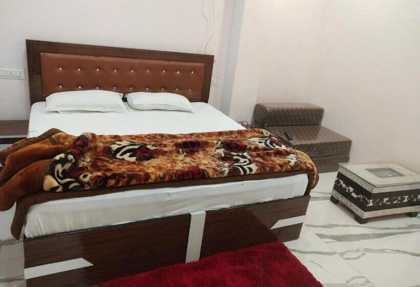 Номер Стандарт, Corridor Inn