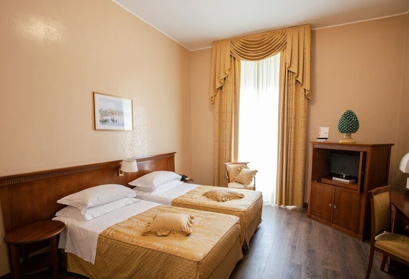 اتاق استاندارد, Excelsior Palace