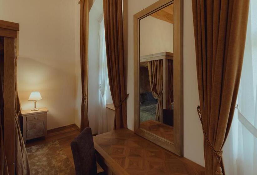 Номер Deluxe, Brigadéros Hotel Brigadír Borsi