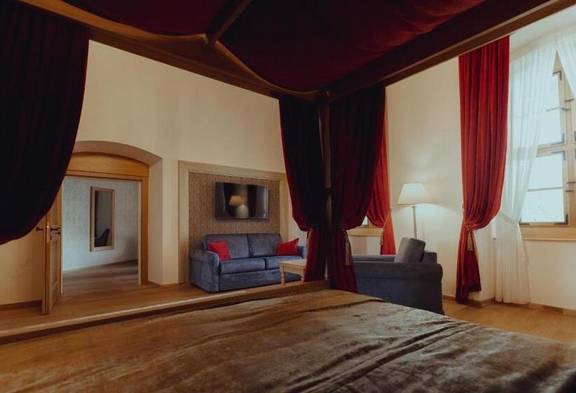 Номер Deluxe, Brigadéros Hotel Brigadír Borsi