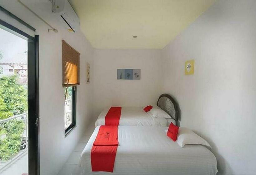 Семейный Номер, Reddoorz Near Rs Mitra Keluarga Depok