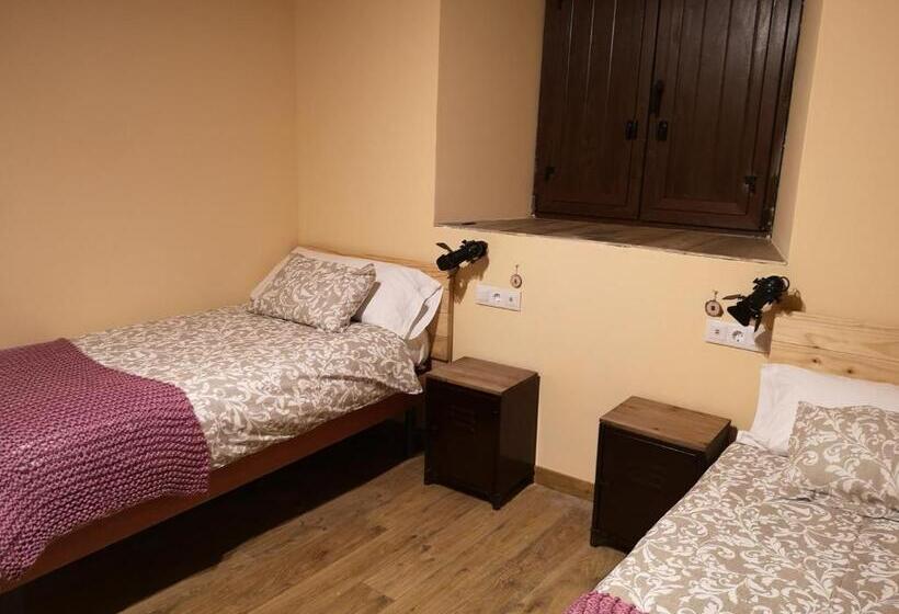 Трехместный Номер Комфорт, L  Abilleiru Albergue Rural