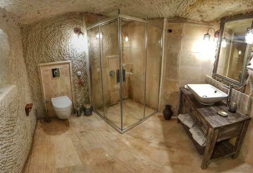 Люкс с Бассейном, Elysion Cave Suites