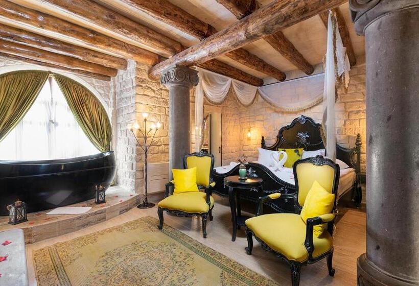 Люкс с Террасой, Elysion Cave Suites