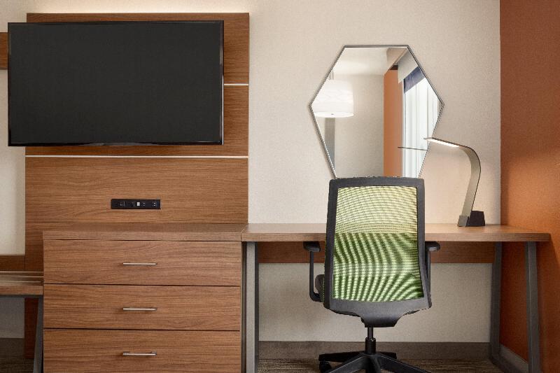 Стандартный Номер Кровать Кинг, Holiday Inn Express Hotel & Suites Auburn   University Area, An Ihg