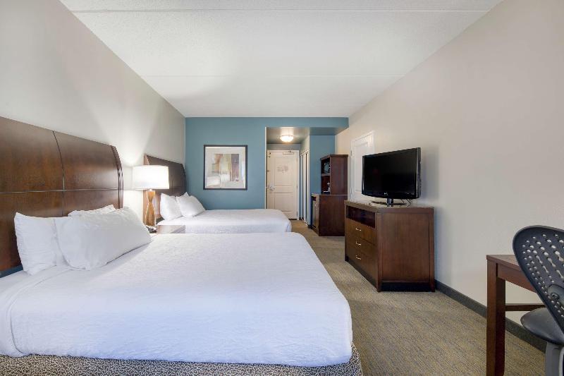 带大床的套房, Hilton Garden Inn Durham Southpoint