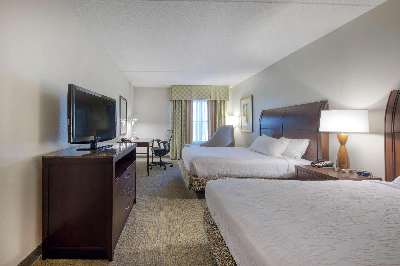 带大床的套房, Hilton Garden Inn Durham Southpoint