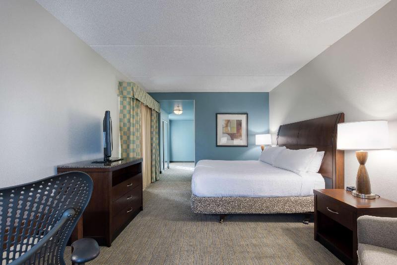带大床的标准间, Hilton Garden Inn Durham Southpoint