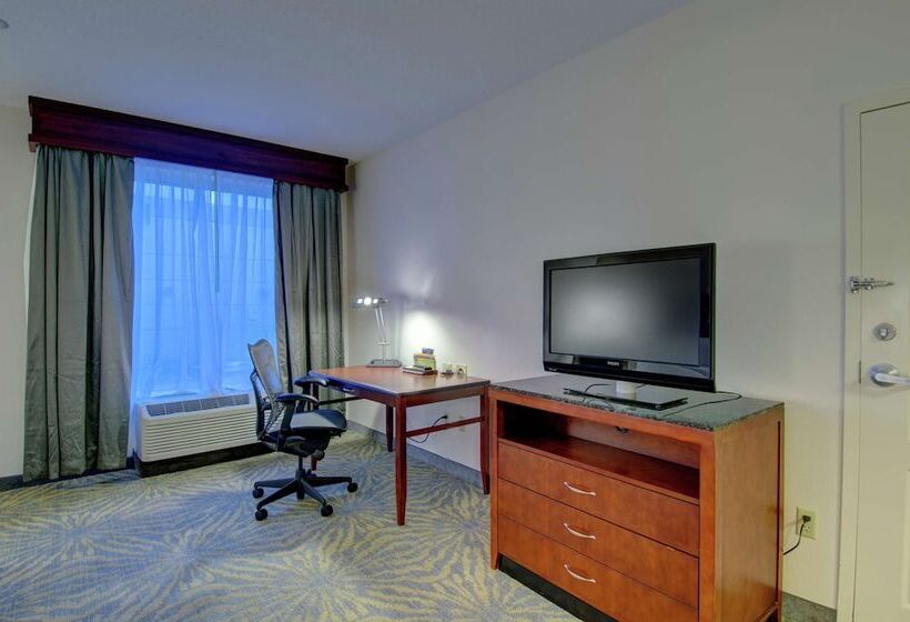 Номер Стандарт, Hilton Garden Inn Norwalk