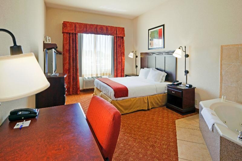 Büyük Çift Kişilik Yataklı Standart Oda, Holiday Inn Express Hotel And Suites Athens, An Ihg