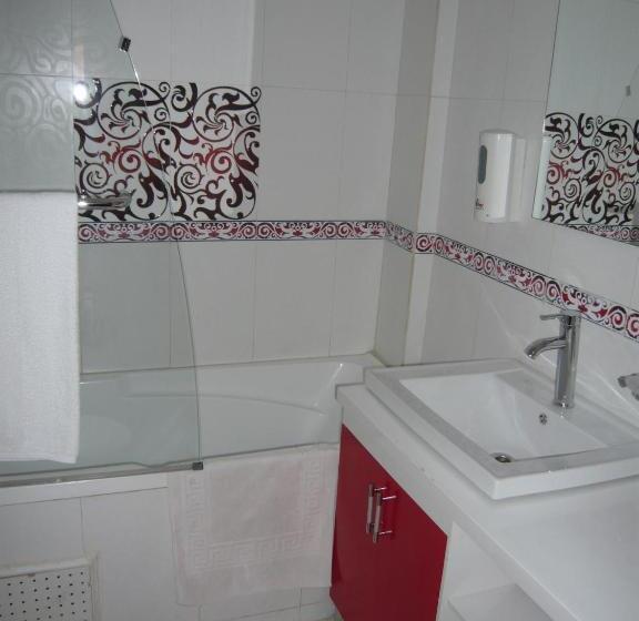 استودیو استاندارد با چشم‌انداز استخر, Le Relais