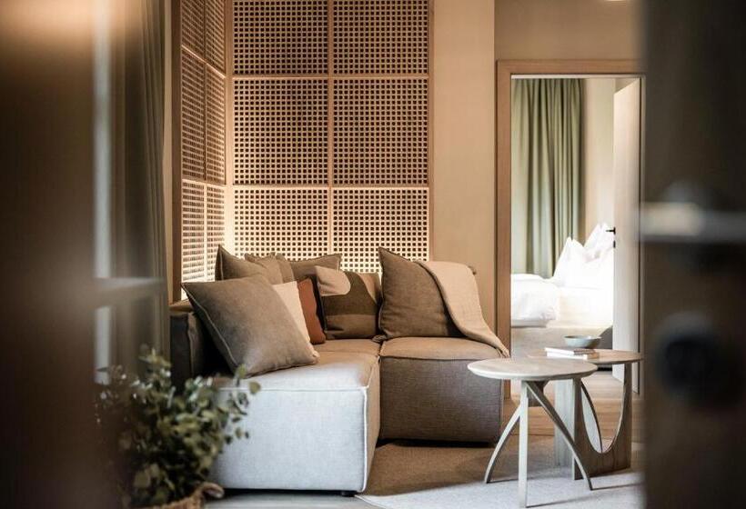 غرفة عائلية مطلّة علي الجبل, Apfelhotel Torgglerhof