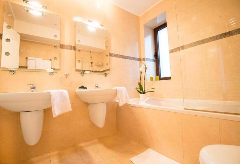 Апартаменты 1 Спальня с Террасой, 6 Apartments