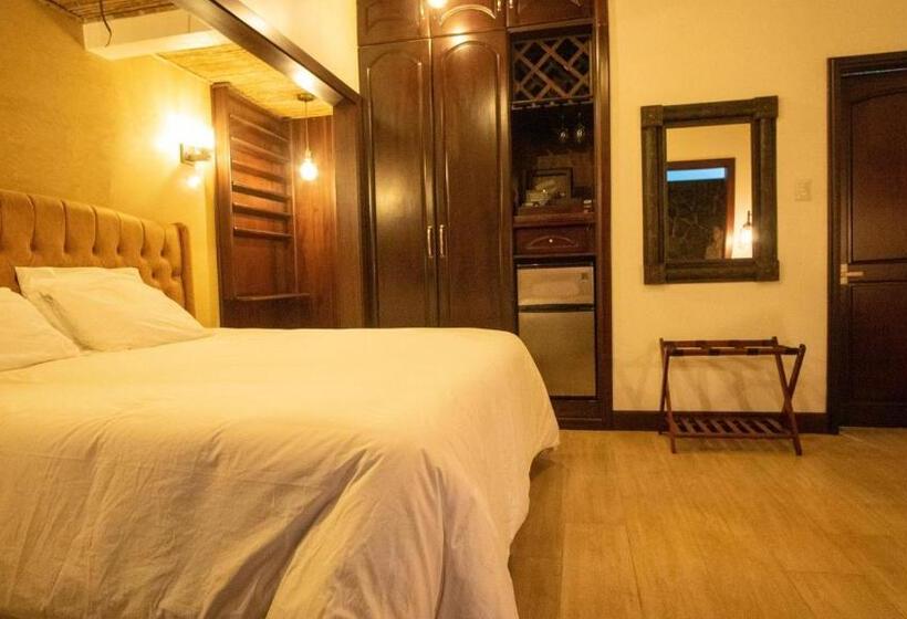 스탠다드 스튜디오, Poza Blanca Lodge