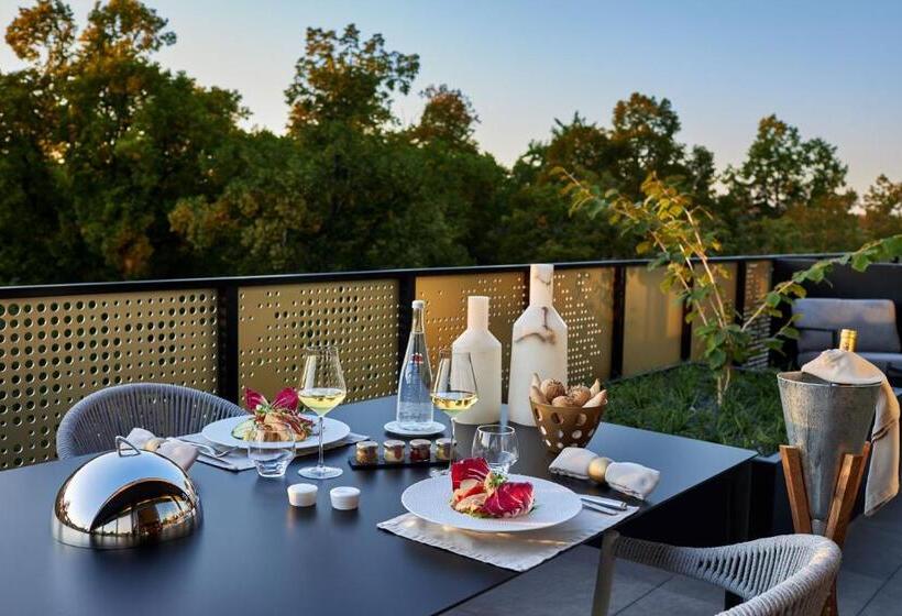 Люкс Ejecutiva 2 Спальни, L Esquisse Hotel & Spa Colmar   Mgallery