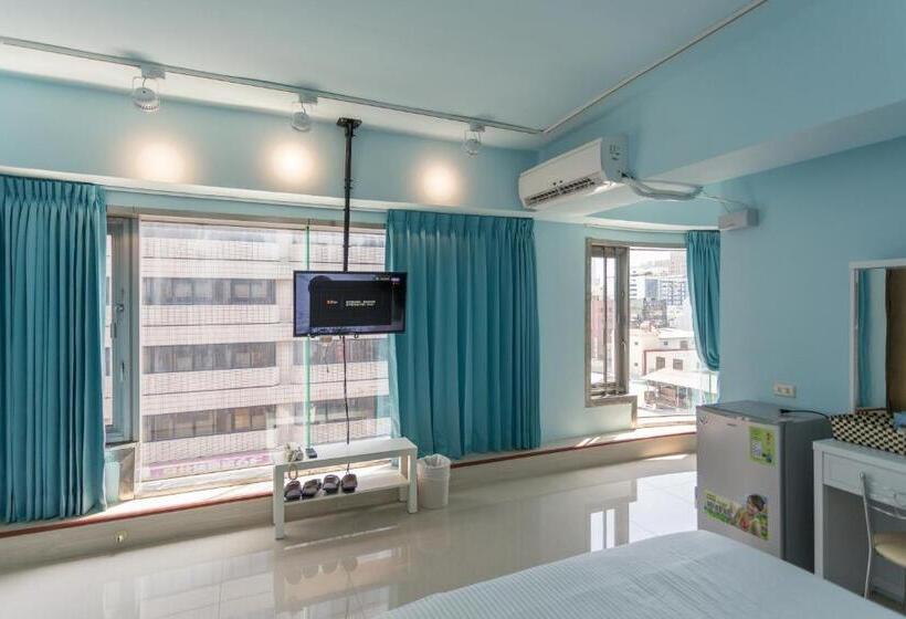 اتاق استاندارد چهارنفره با بالکن, Kaohsiung I Hi