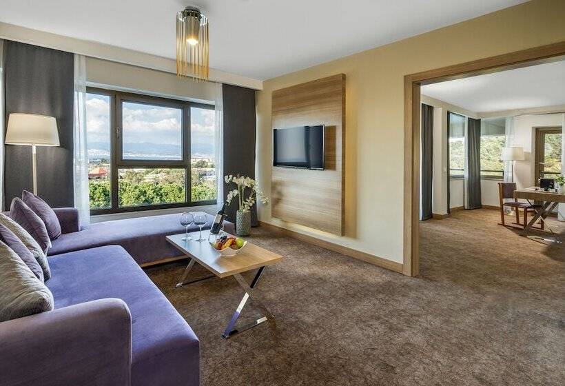 سوییت جونیور, Kaya Izmir Thermal & Convention