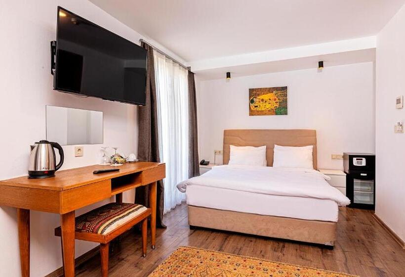 オーシャンビュースイート, Neda Hotel Istanbul