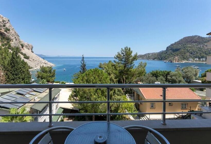 اتاق استاندارد چهار تخته با چشم‌انداز دریا, Mavi Deniz Otel   All Inclusive