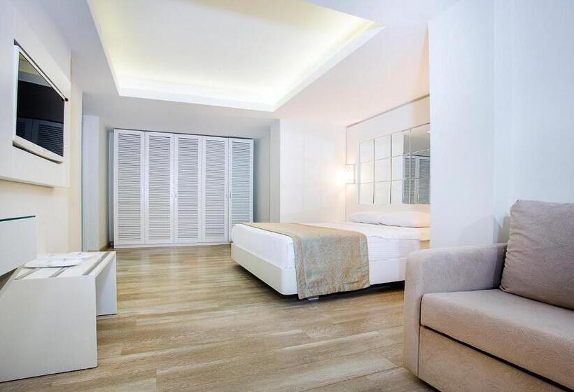 اتاق استاندارد چهارنفره با چشم‌انداز باغ, Mavi Deniz Otel   All Inclusive