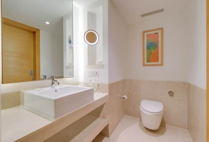 标准间带双人床, Courtyard By Marriott Gurugram Downtown