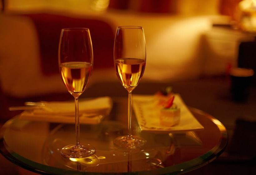 Номер Deluxe, New Century Grand Hotel Ningbo