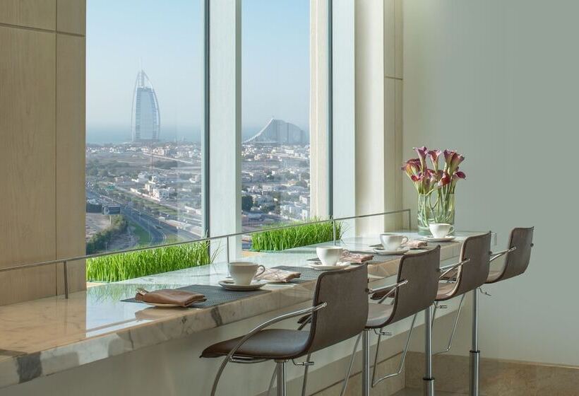 Номер Клуб, Sheraton Mall Of The Emirates Hotel, Dubai
