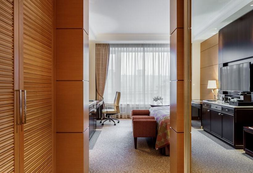 Номер Superior, Lotte Hotel Moscow   The Leading Hotels Of The World