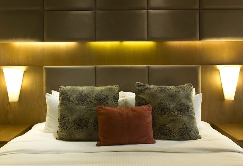 Номер Клуб, Traders Hotel, Abu Dhabi