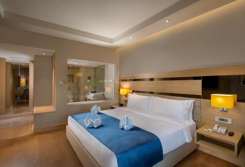 Люкс Кровать Кинг, Holiday Inn Agra Mg Road An Ihg