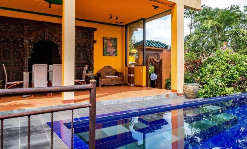 Люкс с Бассейном, Tanah Merah Art Resort