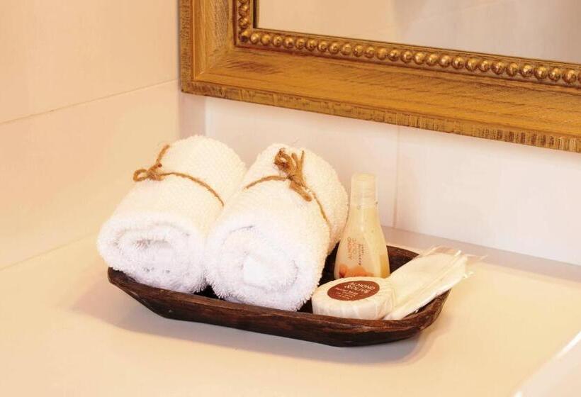 سوییت لوکس, Boutique Los Pasos & Spa