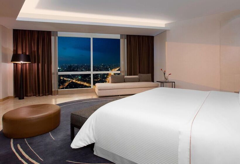 Люкс, The Westin Mumbai Garden City