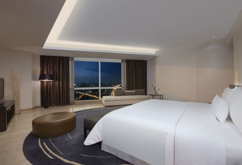 Люкс, The Westin Mumbai Garden City