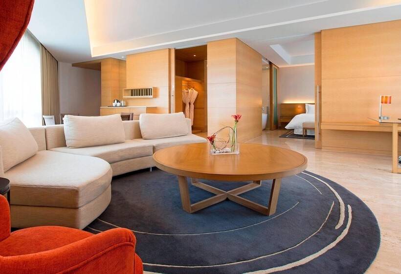 Люкс, The Westin Mumbai Garden City