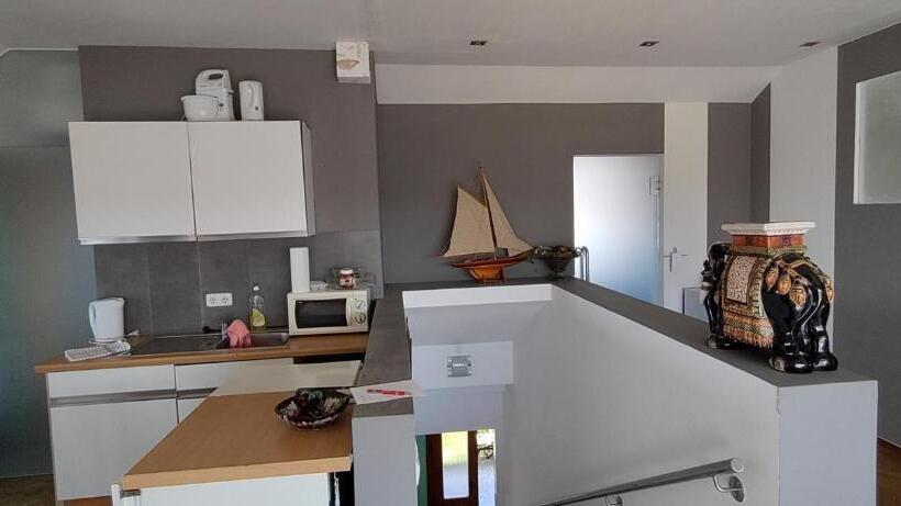 Люкс с Балконом, Geinberg Suites & Via Nova Lodges