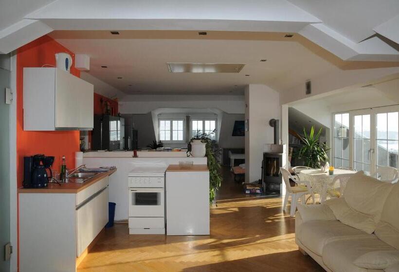 Люкс с Балконом, Geinberg Suites & Via Nova Lodges