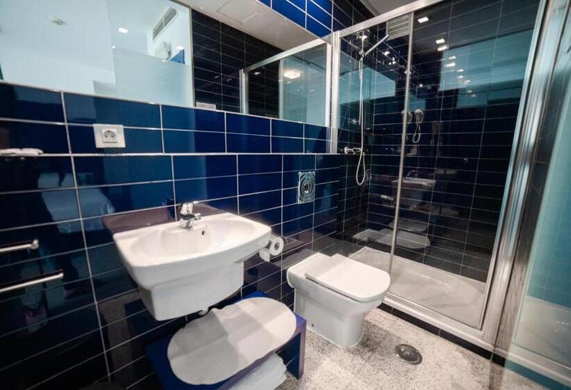 اتاق استاندارد سه نفره, Hostal Albany