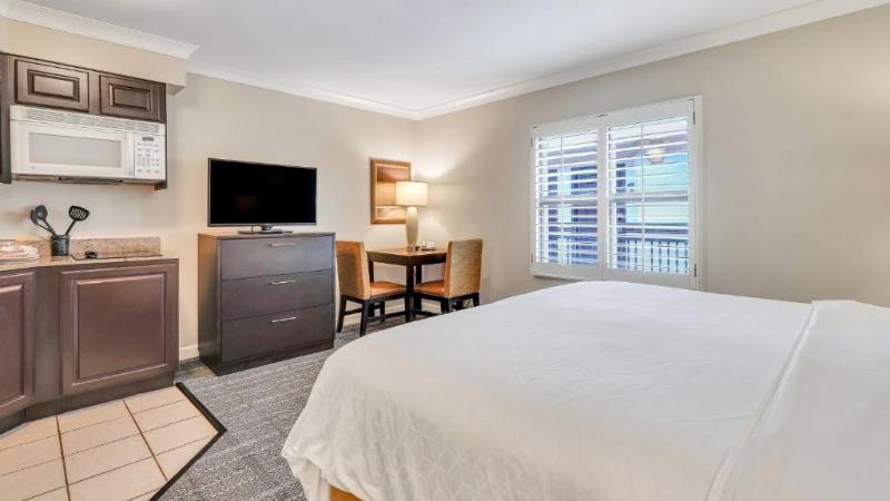 스탠다드 스튜디오 킹침대, Staybridge Suites Savannah Historic District, An Ihg