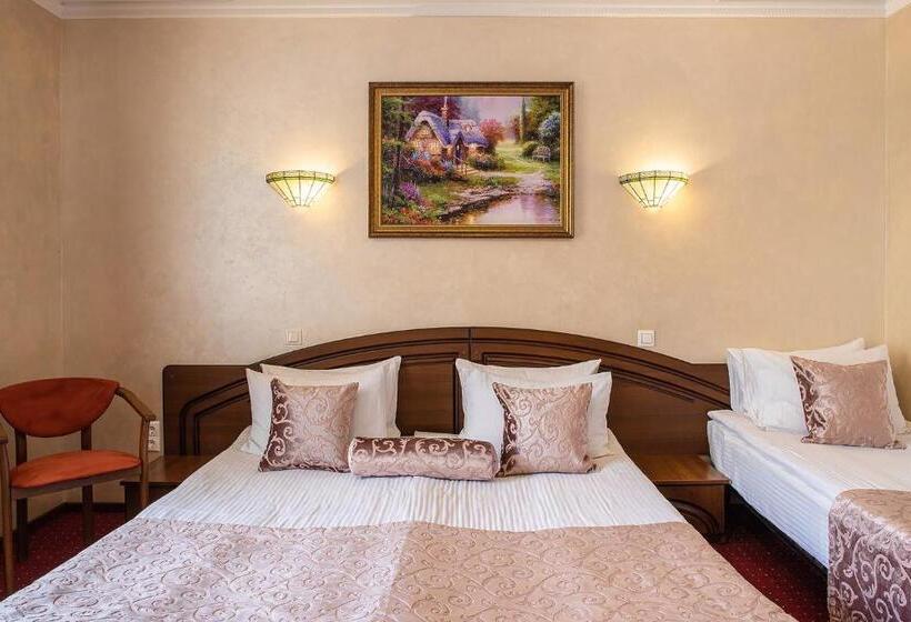 غرفة قياسية ثلاثية, Edem Hotel Lviv