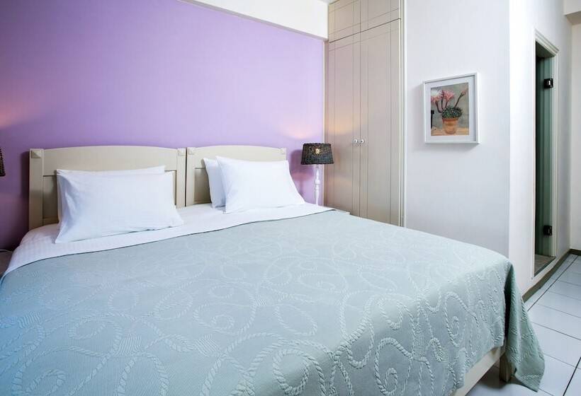 חדר אקונומי, Kenta Beach