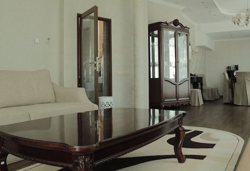 سوییت اجرایی, Ramada By Wyndham Yekaterinburg