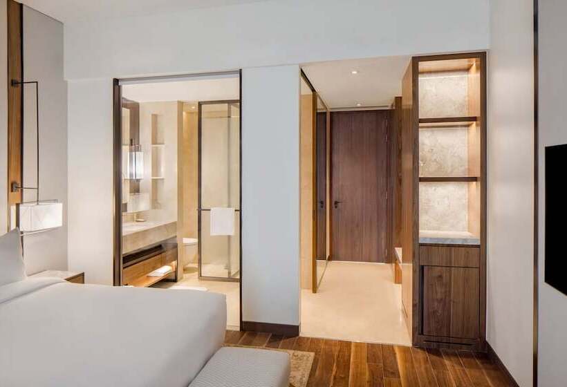 Номер Superior Вид на Бассейн, Radisson Blu Hotel & Spa, Nashik