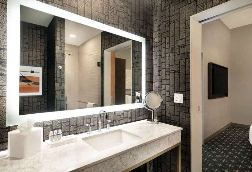 חדר סטנדרט עם מיטת קינג, The Slate Denver, Tapestry Collection By Hilton
