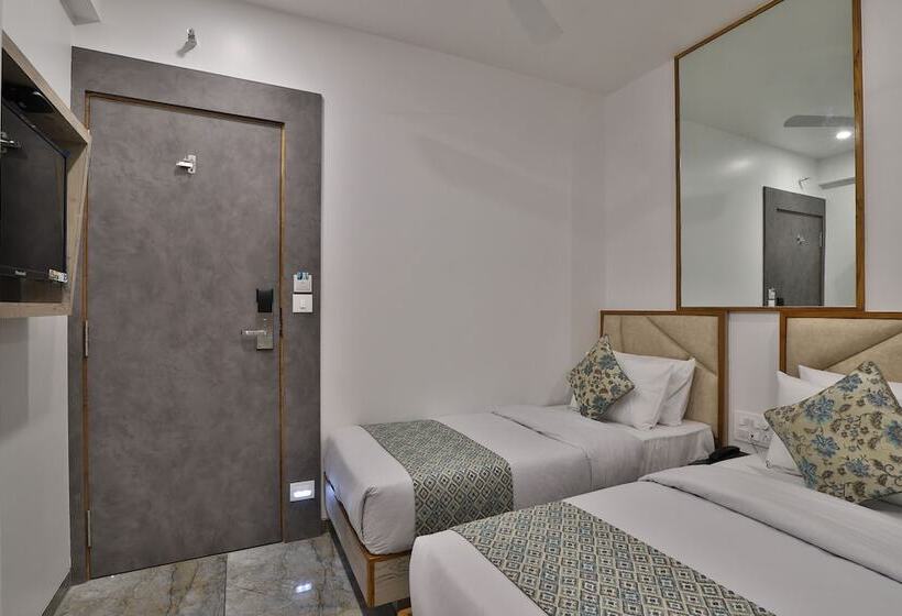 اتاق سوپریور, 7 Orbit Hotel, Surat