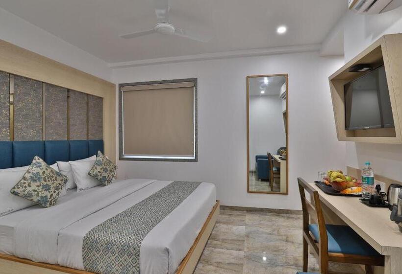 سوییت خانوادگی, 7 Orbit Hotel, Surat