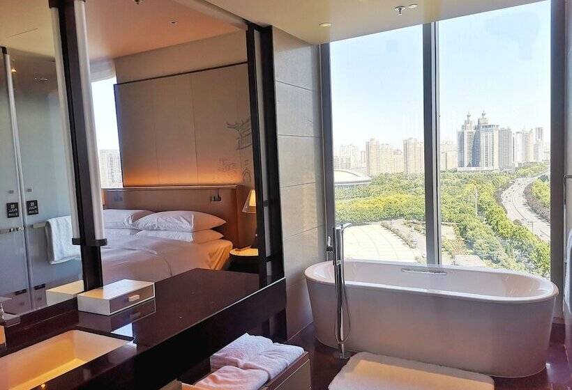 Президентский Люкс, Courtyard By Marriott Luoyang